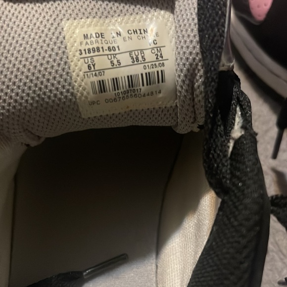 Nike prestige girls sneakers - Picture 4 of 4